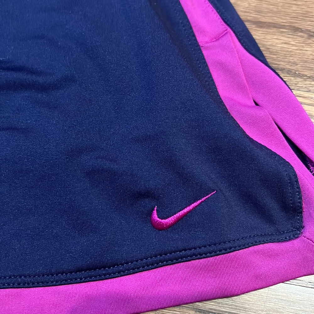 Nike dri fit skort; size small; excellent condition - Picture 2 of 7